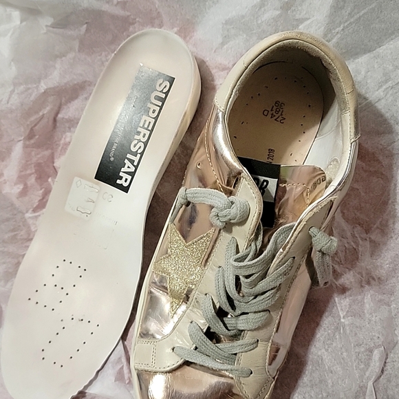 Golden Goose Superstar Rose Gold Metallic Sneaker size 39 Like New Rare - Picture 2 of 8